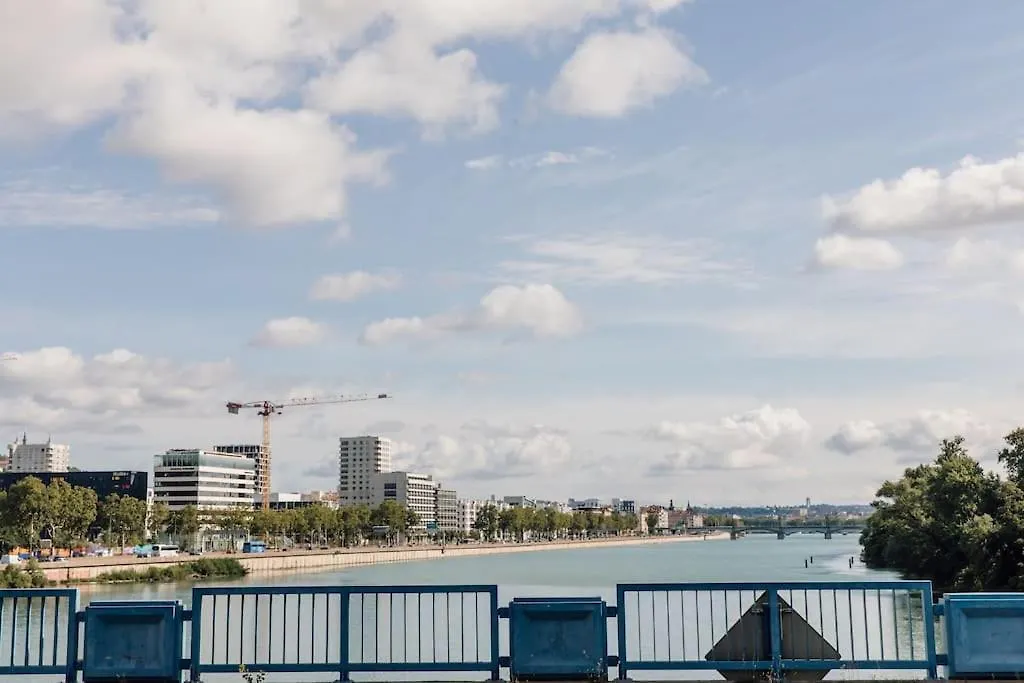 Studio Design Renove/ Berges Du Rhone Λυών